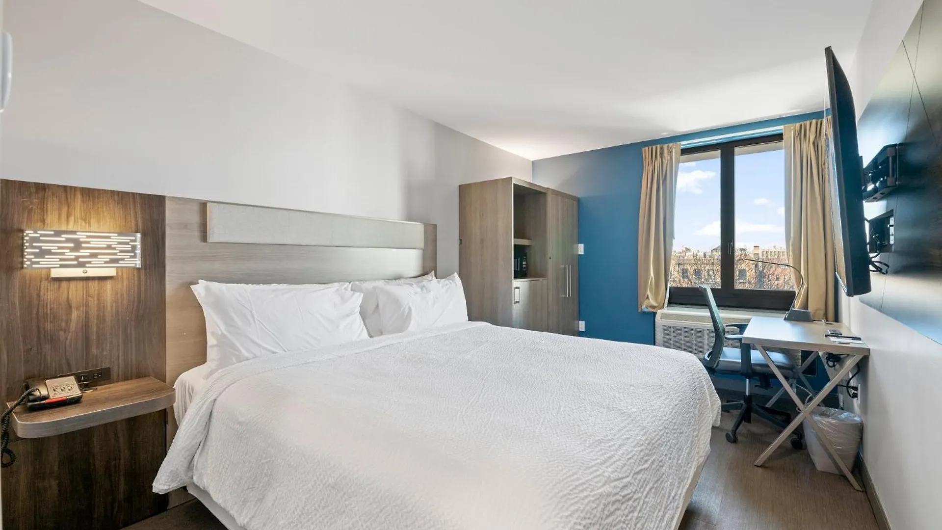 Holiday Inn Express & Suites Bronx - Nyc By Ihg New York 2*,